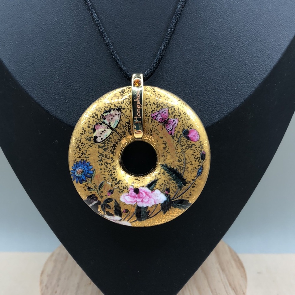 Goebel Hongshou butterfly enamel pendant necklace-statement size 2 sides - Picture 1 of 8